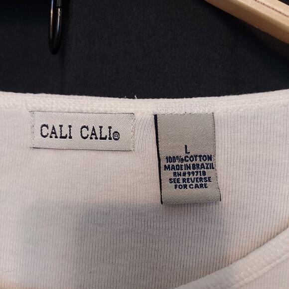 Cali Cali Ivory White Embroidered Floral Botanical 3/4 Sleeve Tee T-Shirt Top - Picture 7 of 7